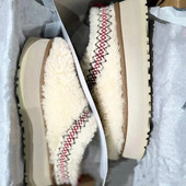 2024. aasta uued naiste karusnahast sussid ja poolsaapad platvormkingad Lühikesed pehmed mugavad puuvillased kingad Disainerbränd Winter Snow Botas