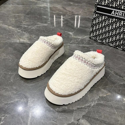 2024. aasta uued naiste karusnahast sussid ja poolsaapad platvormkingad Lühikesed pehmed mugavad puuvillased kingad Disainerbränd Winter Snow Botas