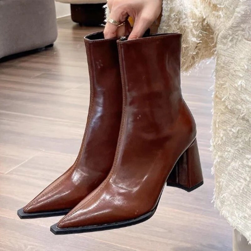 Naiste pahkluu kõrged kontsad kingad talvetõmblukk Chelsea saapad 2023 uus bränd terava varbaga saapad Goth Designer pumbad mootorratta Botas