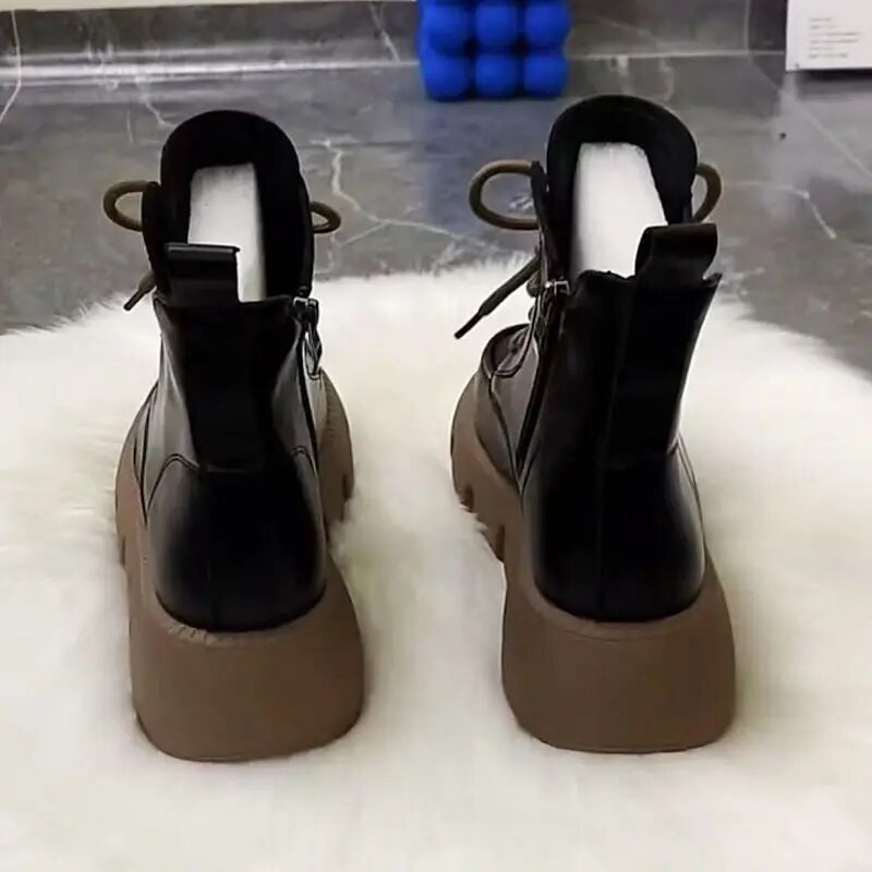 Χοντρό Πλατφόρμα Νέα σε Γυναικείες Μπότες Φθινοπωρινά Παπούτσια Γυναικεία Χειμώνας 2023 Μαύρα Μποτάκια  και Γούνα Πλατό