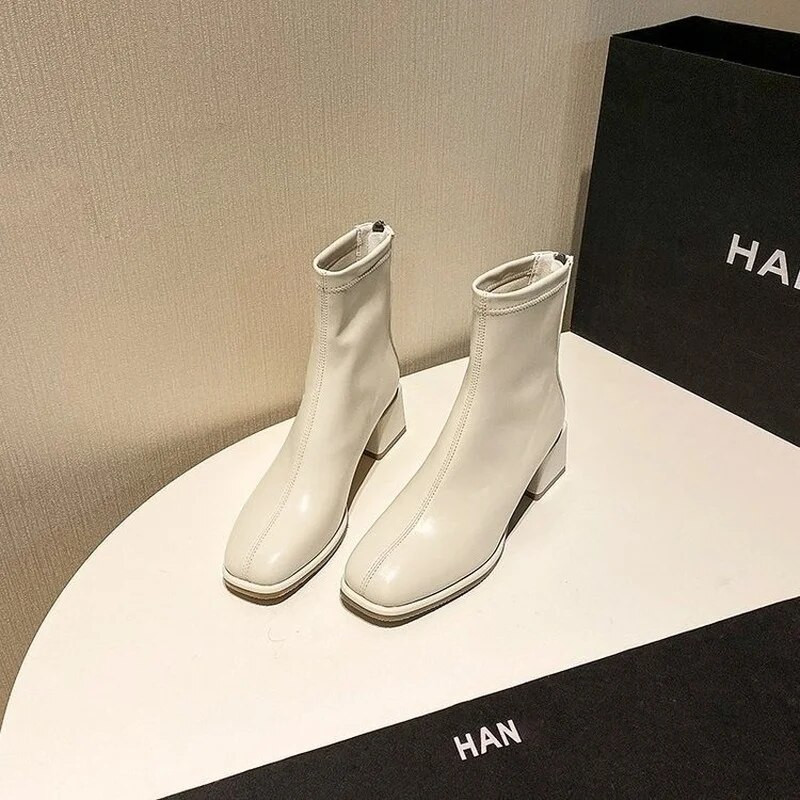 Prancūziški ploni kvadratiniai pirštai storakulniai viengubi batai moteriški 2021 m. odiniai batai vidutinio aukščio smėlio spalvos batai moteriški trumpi batai