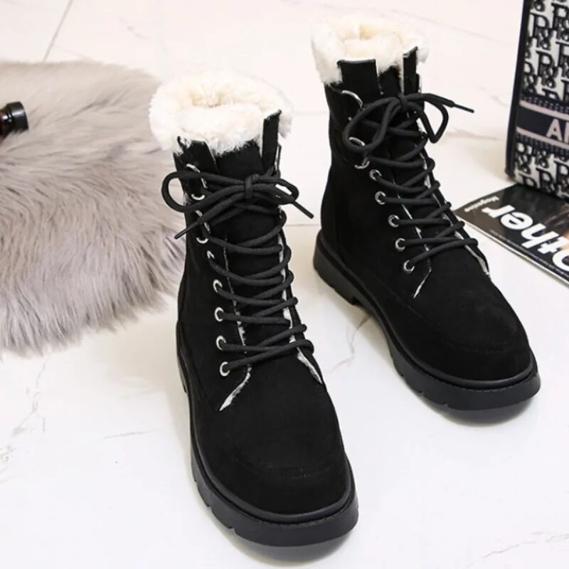 Moteriški žieminiai, šilti pliušiniai sniego batai, zomšiniai, laisvalaikio suvarstomi moteriški batai didesnio dydžio plokščiapadžiai sportbačiai lauke, neslystantys kulkšnies batai