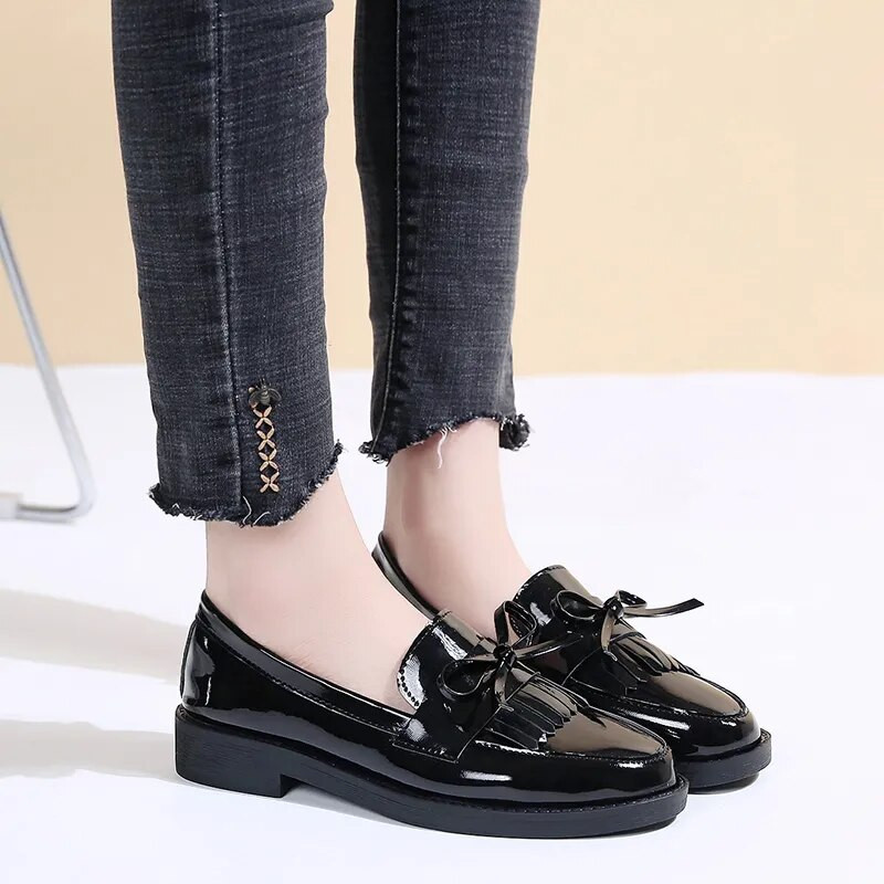 Spring Flats Γυναικεία παπούτσια Bowtie Loafers Δερμάτινα λουστρίνι Γυναικεία χαμηλά τακούνια Slip On Υποδήματα Γυναικεία μυτερά δάχτυλα με χοντρό τακούνι