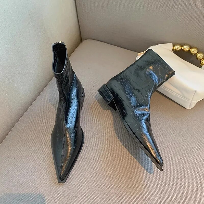 Madingi odiniai kulkšnies batai moterims Sexy Point Toe Sidabriniai moteriški trumpi batai Pavasaris Ruduo Pavasaris Žemakulniai Moteriški Batai Botines