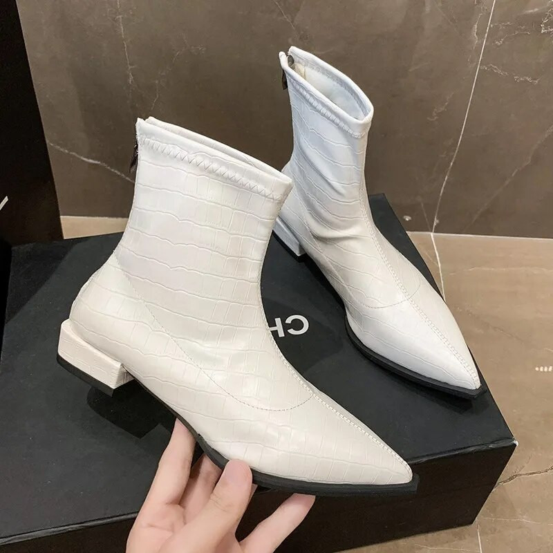 Madingi odiniai kulkšnies batai moterims Sexy Point Toe Sidabriniai moteriški trumpi batai Pavasaris Ruduo Pavasaris Žemakulniai Moteriški Batai Botines