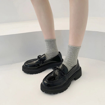 Γυναικεία δερμάτινα παπούτσια βρετανικού στυλ άνοιξη 2023 Μαύρα Muffin Φοιτητικά Μονά Παπούτσια Ρετρό με ένα πεντάλ Loafer Γυναικεία παπούτσια