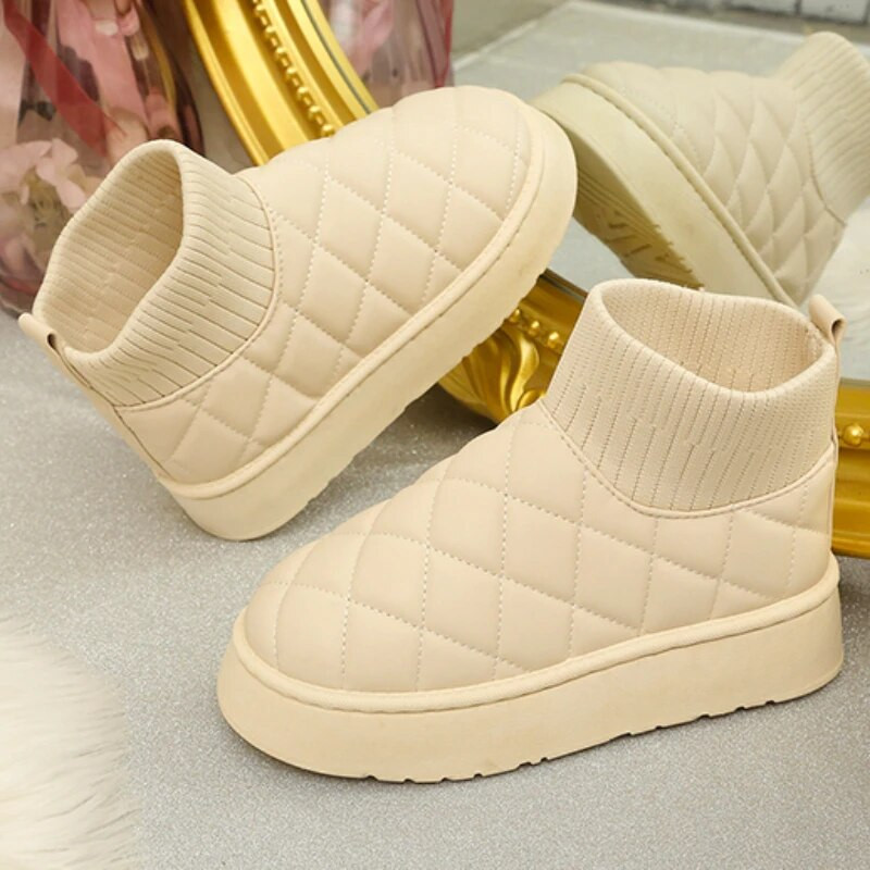 Zimske modne dizajnerske čizme za 2024. Plus baršunaste zadebljane čizme za snijeg Kratke natikače Tople pamučne cipele s debelim potplatom Botas De Mujer