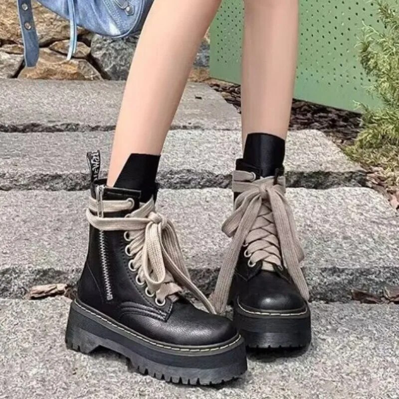 Naiste paksu tallaga sportlikud poolsaapad 2023. aasta talv, uus luksuslik kiiluga Martinsaapad, mood vabaaja küljetõmblukuga naiste lühikesed saapad