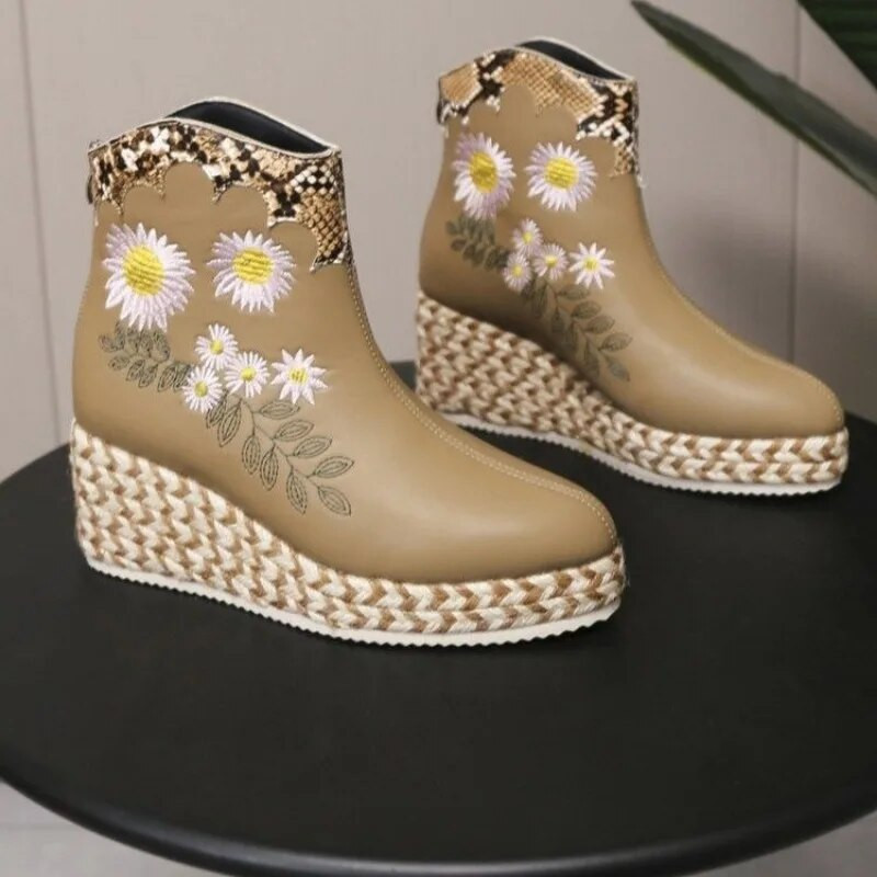 Νέες γυναικείες μπότες αστράγαλο Γυναικεία κοντή μπότα με ψηλό τακούνι, γυναικεία κεντητά γυναικεία παπούτσια casual με τετράγωνο τακούνι