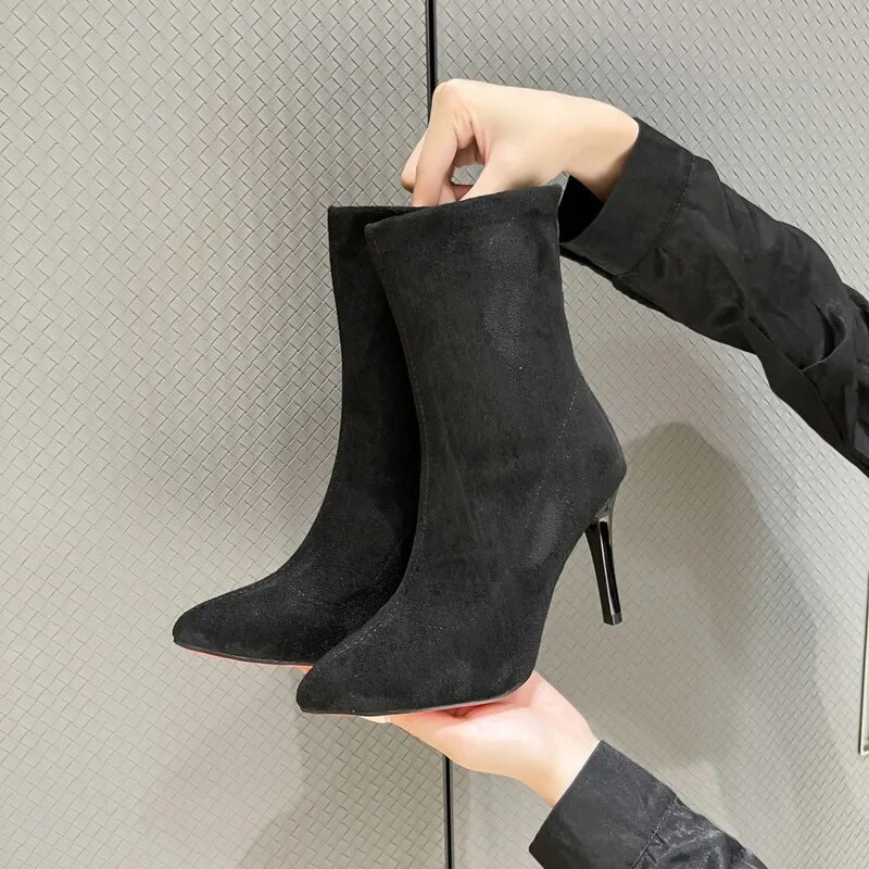 Mood Stretch sokid Lühikesed saapad Naiste kõrge kontsaga kootud sokid lühikesed saapad õhukesed naiste terava ninaga sügis- ja talvised alasti saapad