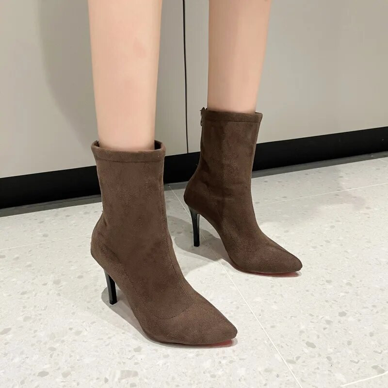 Mood Stretch sokid Lühikesed saapad Naiste kõrge kontsaga kootud sokid lühikesed saapad õhukesed naiste terava ninaga sügis- ja talvised alasti saapad