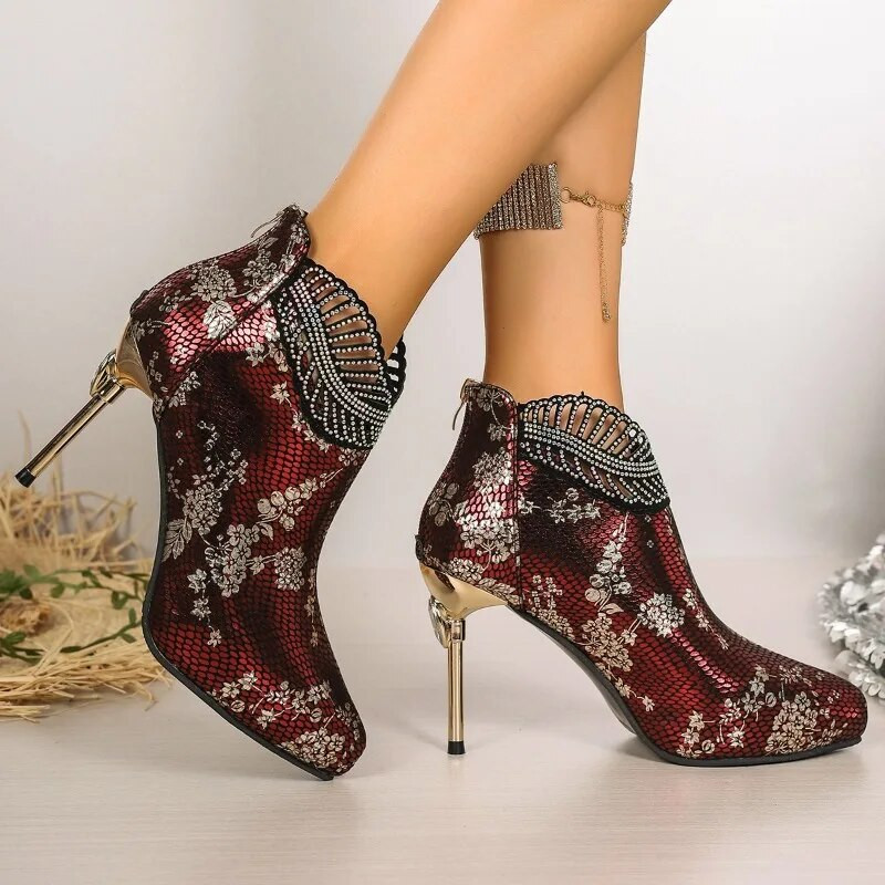 2024. aasta uus trend naiste moe kõrged kontsad Seksikad terava kontsaga saapad Teemant tikk-kontsaga õõnsa disainiga Luksuslikud vabaajajalatsid