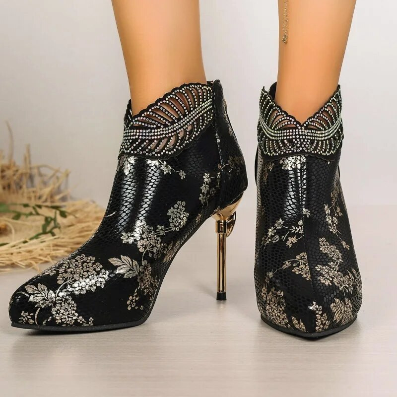 2024. aasta uus trend naiste moe kõrged kontsad Seksikad terava kontsaga saapad Teemant tikk-kontsaga õõnsa disainiga Luksuslikud vabaajajalatsid