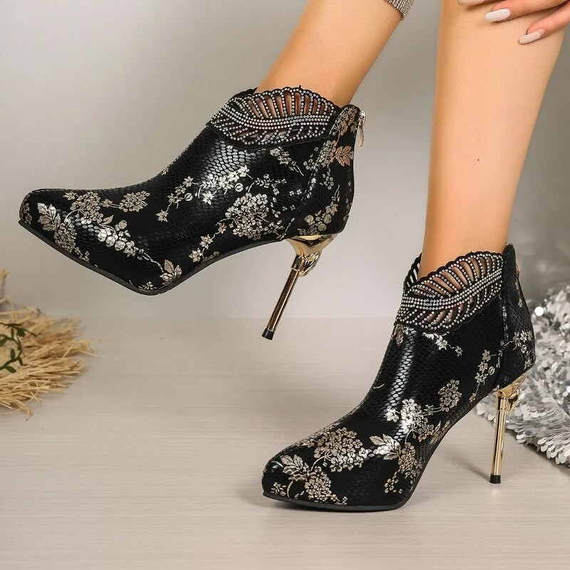 2024. aasta uus trend naiste moe kõrged kontsad Seksikad terava kontsaga saapad Teemant tikk-kontsaga õõnsa disainiga Luksuslikud vabaajajalatsid