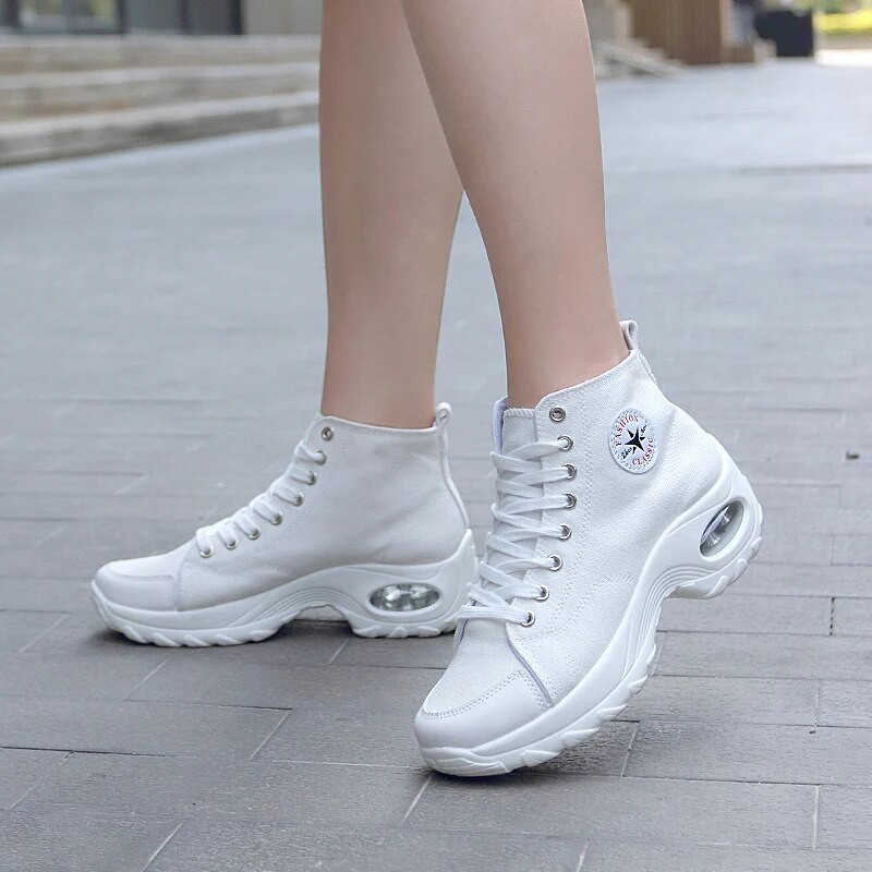 Originaal naiste kingad kõrge ülaosaga lõuendist kingad Naiste tossud õhkpadjaga ümmarguse varbaga disaintossud naiste vulkaniseeritud kingadele