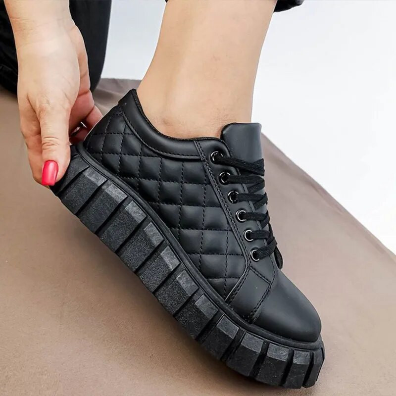 Naiste sügispunahast tossud õmblemine, nööriga platvorm, lamedad vulkaniseeritud kingad Paks tallaga püksid vabaaja valged mustad lõuendist kingad