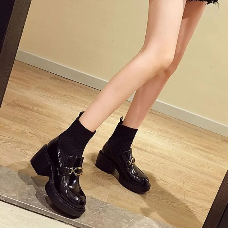 Saapad kontsaga naiste poolsaapad platvorm väga kõrged kontsad jalatsid sokid lühikesed kingad naistele ümara varbaga Chunky Goth hot boot