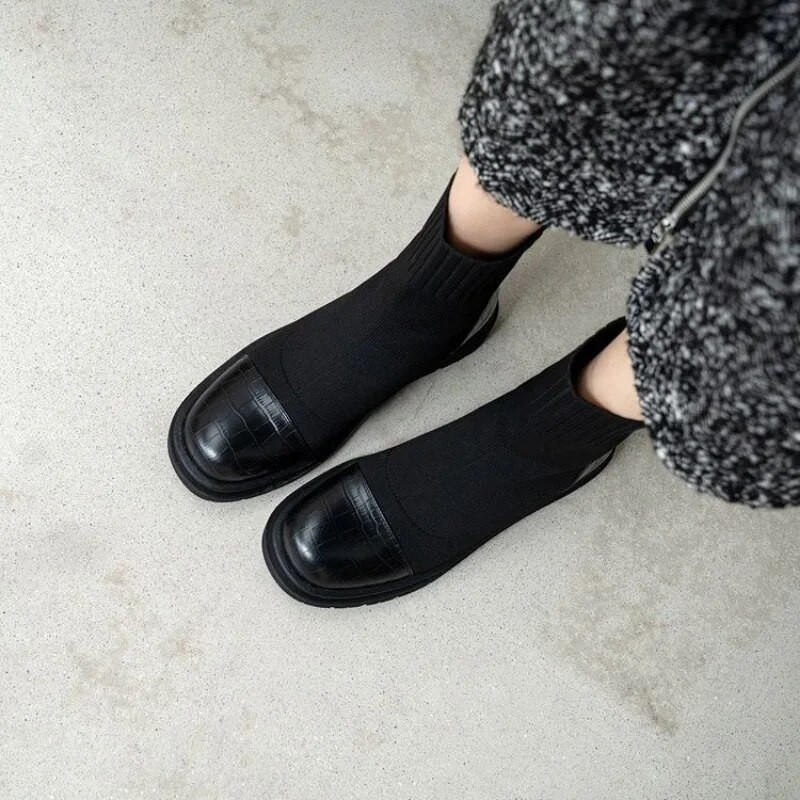 Papud Tursked lühikesed kingad naistele Pruunid sokid Jalatsid Platvorm Elastsed Naiste poolsaapad Trend 2023 Y2k Uus moes Pu 39