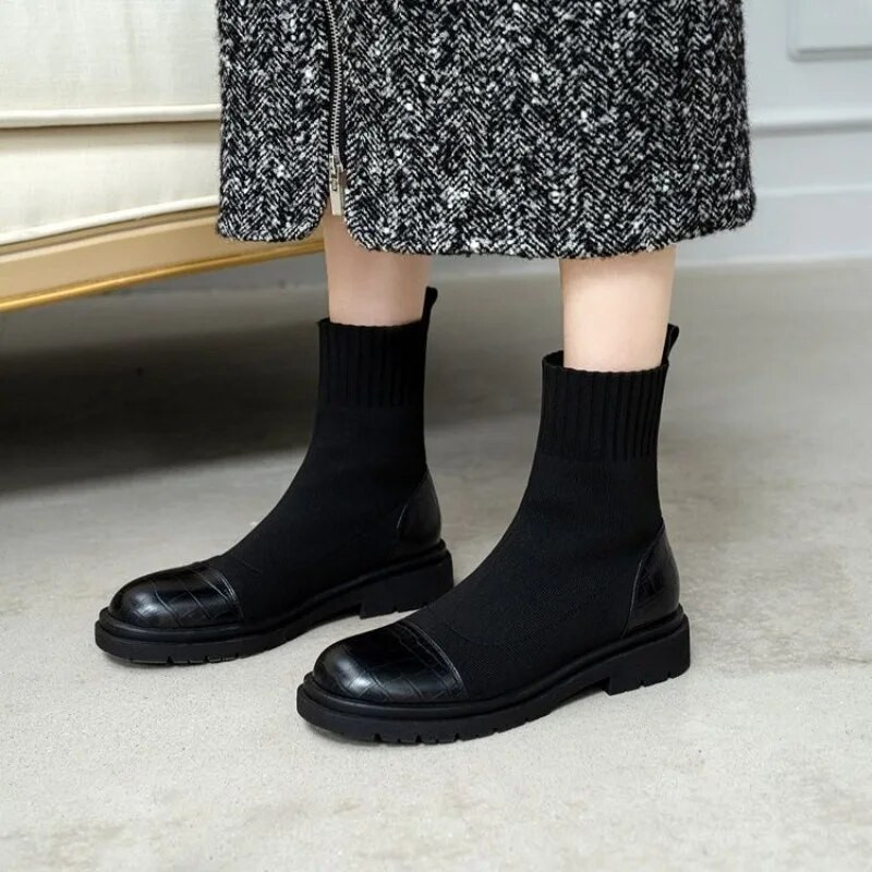 Papud Tursked lühikesed kingad naistele Pruunid sokid Jalatsid Platvorm Elastsed Naiste poolsaapad Trend 2023 Y2k Uus moes Pu 39