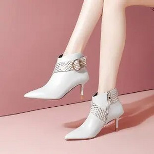 Ψηλοτάκουνα παπούτσια Φόρεμα με μυτερές μπότες γυμνές μαύρες μπότες με λεπτό τακούνι Μόδα μποτάκια ρετρό γυναικεία παπούτσια Γυναικείες μπότες