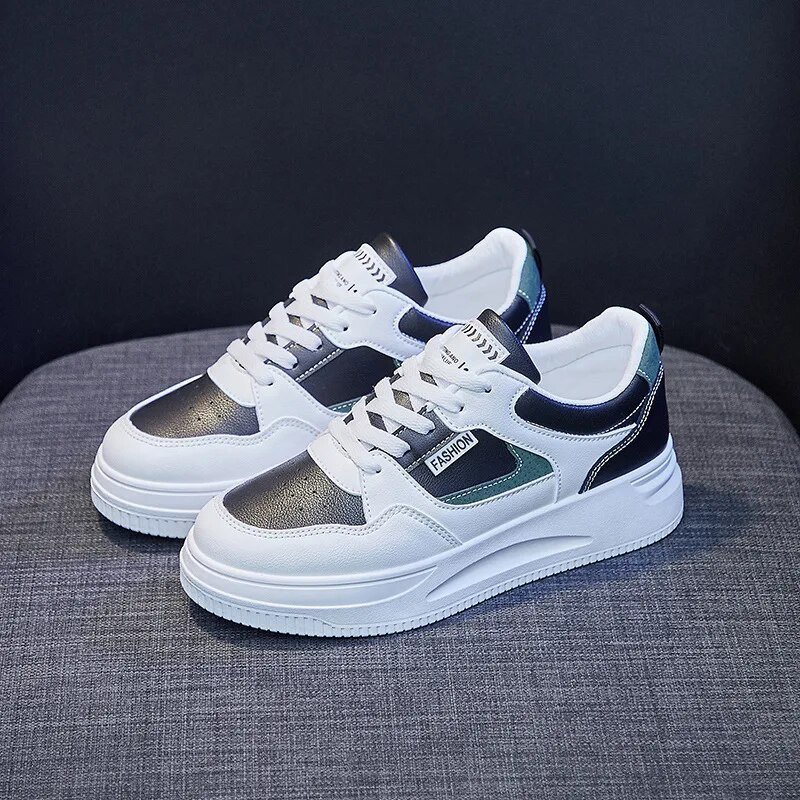 Kevadised naiste nahast vabaajajalatsid Valge triibuga lamedad rulajalatsid Tüdrukute moetossud Vulkaniseeritud kingad