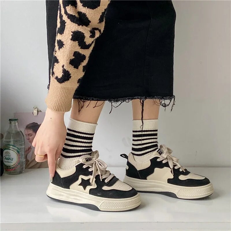 Y2K Korea naiste mood vabaaja staar-spordijalatsid Sportlikud tossud, platvorm tennisejalatsid, paksud sporditossud, lamedad pahkluu kingad