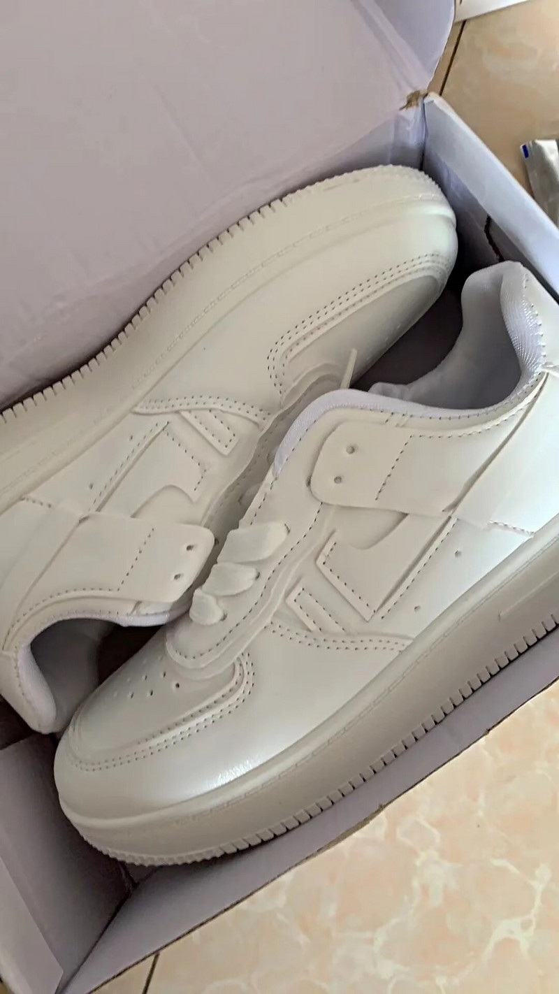 Valged kingad Lameda platvormiga kingad uisutamisjalatsid Macarone Candy Woman Ins Vaba aeg Naiste Tide Madala otsaga tossud Tänavarõivad Naiste kingad