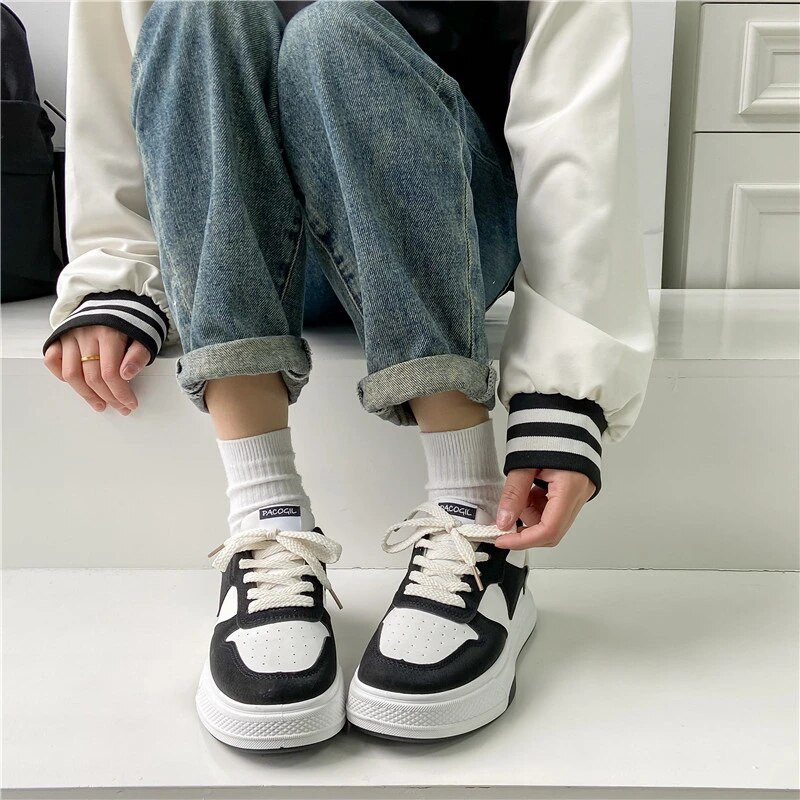 Καλοκαιρινά γυναικεία μικρά λευκά παπούτσια 2023 Νέα γυναικεία παπούτσια με χοντρό κάτω μαύρα ίσια παπούτσια Καλοκαιρινής μόδας Αντιολισθητικά γυναικεία casual παπούτσια