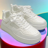 Καλοκαιρινά λευκά γυναικεία πάνινα παπούτσια 2023 Διχτυωτό αναπνεύσιμο χοντρό κάτω γυναικεία μικρά λευκά παπούτσια Μόδα Ευέλικτα γυναικεία παπούτσια τένις