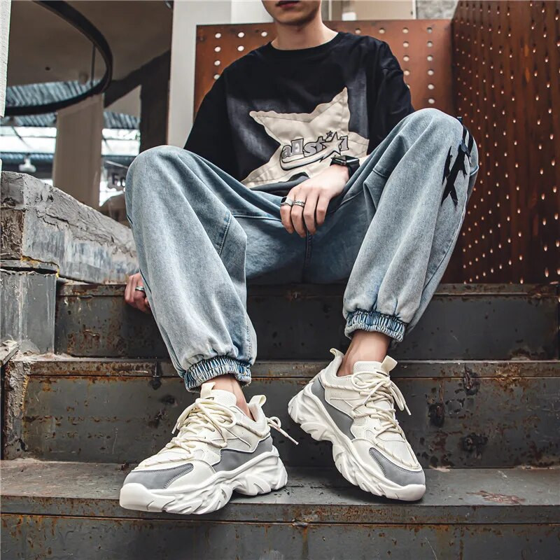 Meeste 2023. aasta uued hingavast võrgust spordijalatsid Paksu tallaga mood vabaajajalatsid Moodsad vabaajajalatsid õues Moodsad meeste jooksujalatsid, meeste tossud