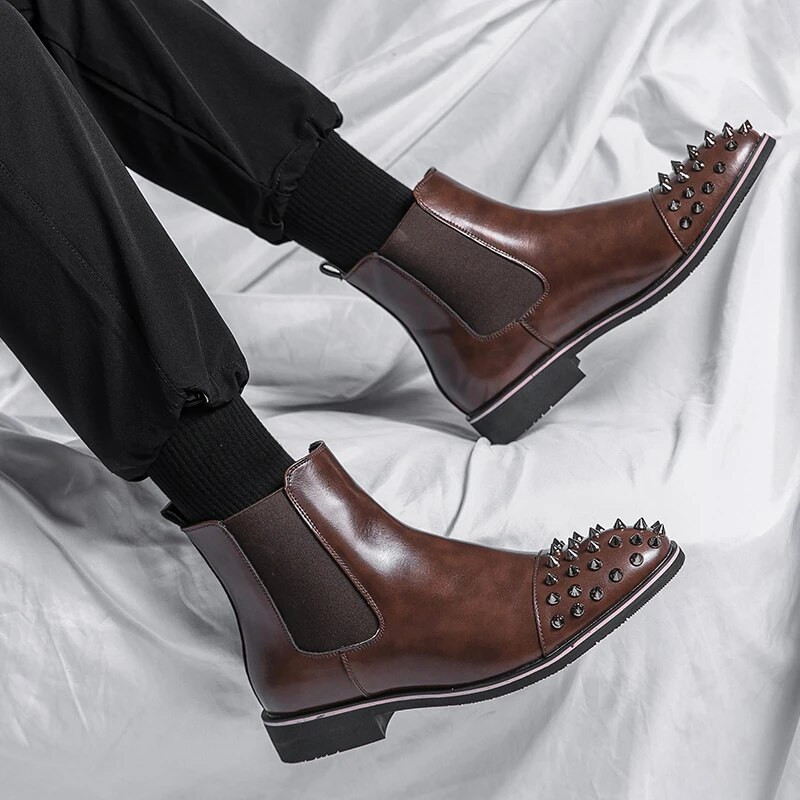 Madingi Chelsea batai Vyriški PU Oda Tvirta žemakulnė kniedės Dekoracija Aukštakulniai, nuogi batai Madingi kirpėjo batai Vakarėliui laisvalaikio batai