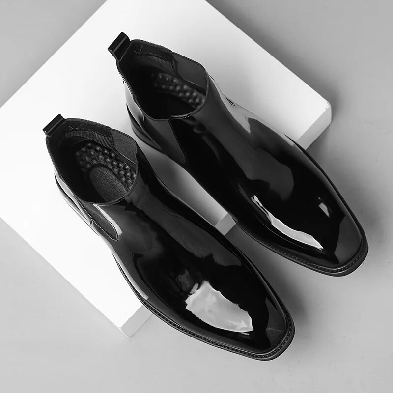 Meeste Chelsea saapad, mustad vabaaja saapad, lühikesed saapad Vintage mood kauboi poolsaapad lakknahast vabaaja läikivad poolsaapad