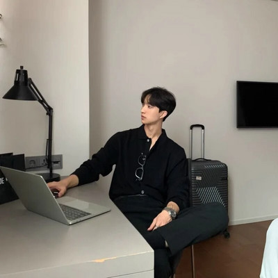 Vīriešu džemperis Korejiešu modes trikotāžas mēteļi Vīriešu ielas apģērbs Slim Fit ikdienas jakas mēteļi