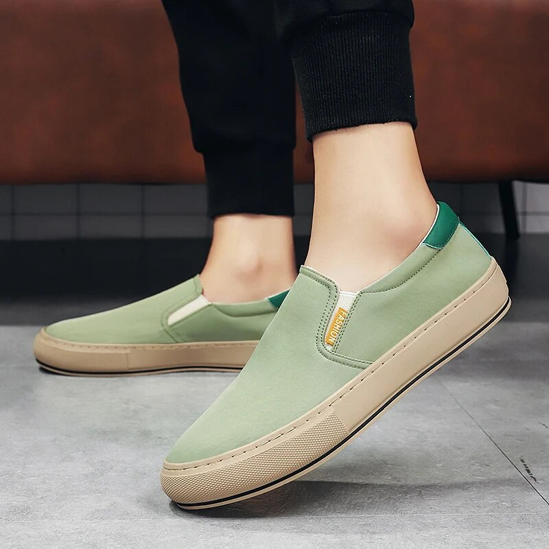 2023 Kuumad vabaajajalatsid Mood Rohelised Lõuend Loaferid Hingavad Slip-On Kingad Meeste Lamedad tossud Mugavad sõidujalatsid Meeste