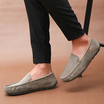 Νέα ανδρικά casual παπούτσια Μόδα καλοκαιρινά ανδρικά παπούτσια Suede δερμάτινα ανδρικά loafers μοκασίνια Μάρκα slip on ανδρικά επίπεδα παπούτσια οδήγησης Μαύρα