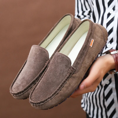 Νέα ανδρικά casual παπούτσια Μόδα καλοκαιρινά ανδρικά παπούτσια Suede δερμάτινα ανδρικά loafers μοκασίνια Μάρκα slip on ανδρικά επίπεδα παπούτσια οδήγησης Μαύρα