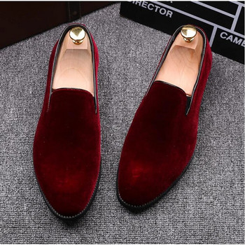 Ежедневни черни червени кадифени мъжки обувки Плоски обувки с приплъзване Ежедневни обувки с остри пръсти Едноцветни сватбени мокасини Голям размер 38-44
