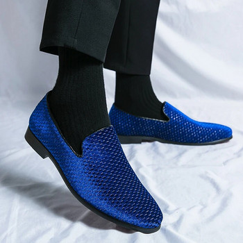 2023 Нови кадифени мъжки мокасини Луксозни маркови обувки Сватбени обувки с остри пръсти Модни мъжки мокасини Черни виненочервени плоски обувки
