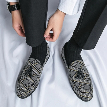 Луксозни дизайнерски нови ретро мъжки заострени пискюли Дизайн лачени обувки Мокасини Мъжки сватбени абитуриентски рокли Обувки