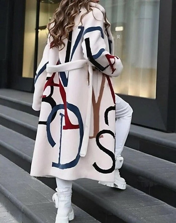 Дамско палто с атрактивен десен 