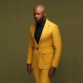 Κομψά κίτρινα ανδρικά κοστούμια Blazer Terno με οδοντωτό πέτο Μονό στήθος Smart Casual 2 τεμάχια παντελόνι με λεπτή εφαρμογή Costume Tailor