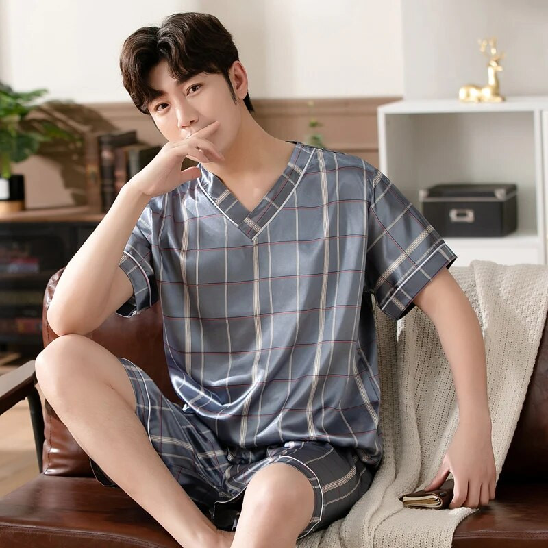 Meeste satiinist T-särk Meeste V-kaelusega lühikeste varrukatega vabaaja T-särk lahtised pidžaamatopsid Trükitud Salongirõivad Magamisriided T-särgid Topid