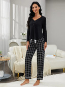 Tvirtas juodas viršutinis ir languotas kelnių moteriškas pižamų rinkinys 2 dalių ilgomis rankovėmis V kaklu, megztinis su kelnėmis, miegui tinkantis kostiumas
