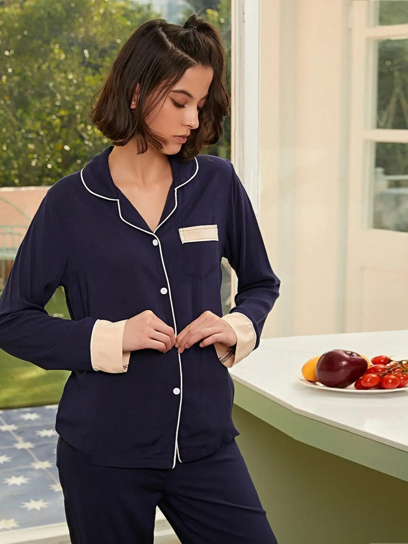 Moteriškas pižamos komplektas su įpjova apykakle ilgomis rankovėmis priekyje su sagomis ir 2 dalių masyvus moteriškas rudens naktinis drabužis iki galo