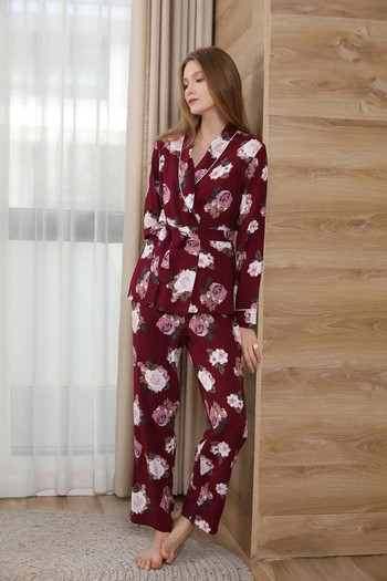Комплект дамски пижами с червен флорален принт 2 бр. Дълги панталони и халат с колан за талията Спално облекло Дамско ежедневно нощно облекло Домашно облекло Костюм