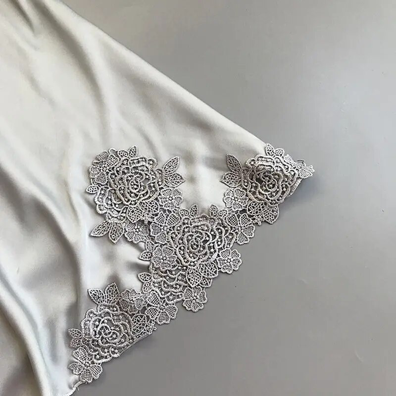 Seksikad pidžaamad naiste siidist sukkadega öökleidid naistele kevadsuvi jääsiidist õhukesed päitsed koduteenindus Satiinist öökleidid