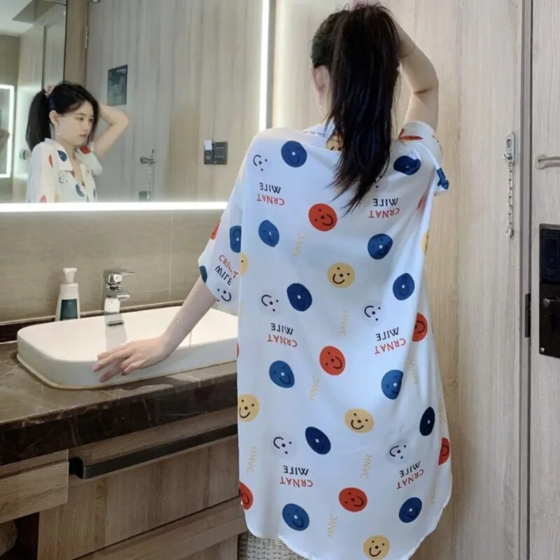 2023 Νέο εξαιρετικά μεγάλο κοντό γυναικείο νυχτικό, καλοκαιρινά σαλόνια Γαλλικό λεπτό πουκάμισο με μισό μανίκι, γυναικεία πιτζάμες με λαιμόκοψη V