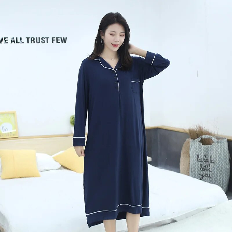 Naiste kevad-sügis ja -talv suures suuruses avar Modaalne öösärk, ühevärviline kodune seljas must öösärk taskukleidiga