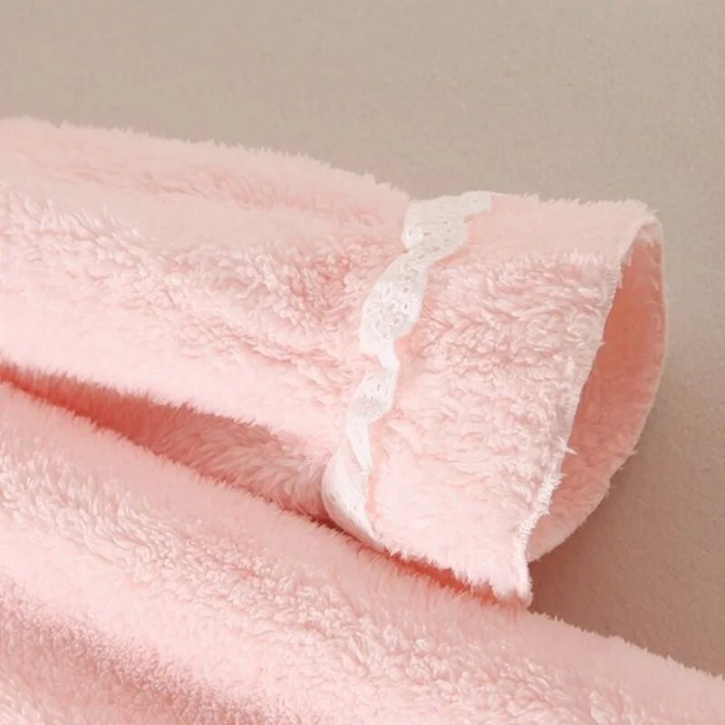 Ilgi laisvi naktinukai Moteriški koraliniai vilnos aksominiai stori šilti žieminiai namų rūbai naktiniai marškiniai.