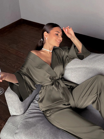 Μονόχρωμα Sleepwear Loose Flare Home Παντελόνι Σετ Σατέν Ρόμπα με Τρία Τέταρτα Μανίκια Μπουρνούζι Γυναικεία Πυτζάμα Μόδα Άνοιξη 2021